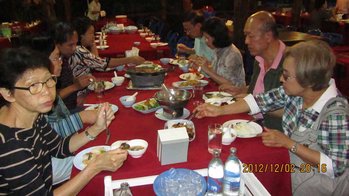 Dinner_at_Lungnuay 11.JPG 100.0K